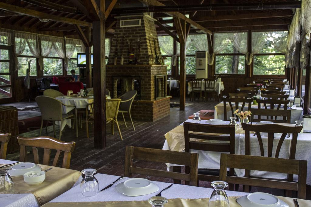 سبانجا Asina Motel المظهر الخارجي الصورة