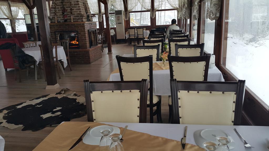 سبانجا Asina Motel المظهر الخارجي الصورة